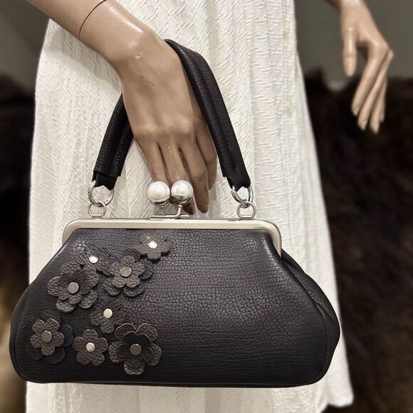 Handmade Attached Leather Flowers & Deer Hide Leather Kisslock Bag/Multi Use Bag - Picture 3 of 17